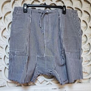 Jaded Gypsy Navy Striped Short L/XL NWT Olivia Shorts